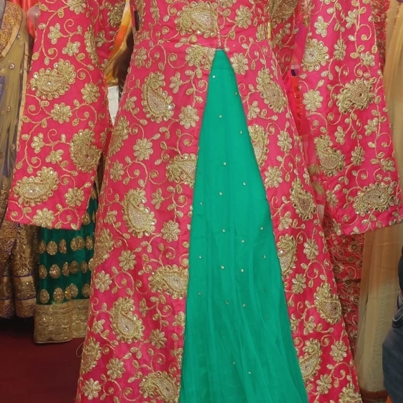 Women's Indian Embroidered Tunic Anarkali Lehenga - Picture 2 of 3